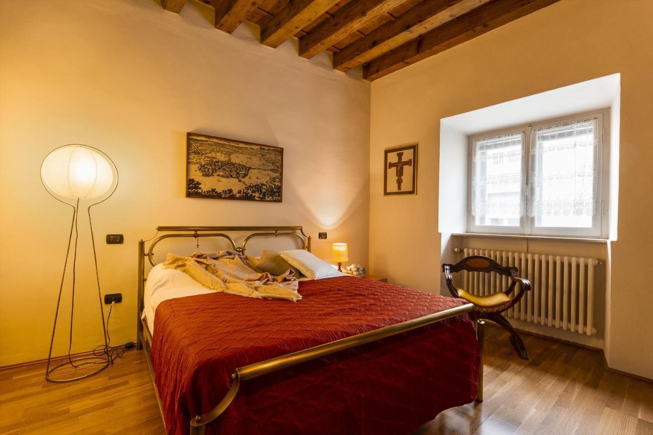 Cavour Suite - Smart Holiday Mantova Exterior photo